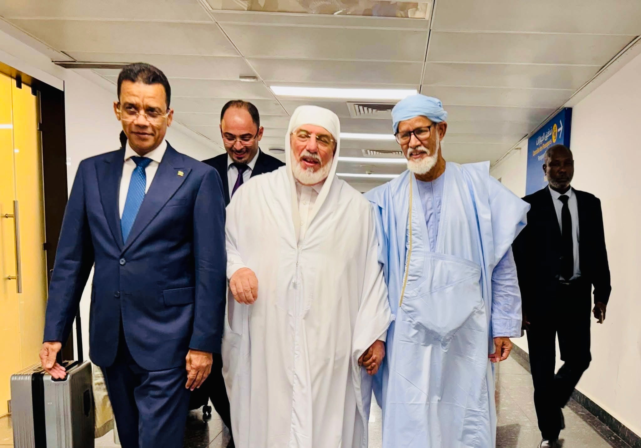 عميد الجامع الأعظم بالجزائر يصل نواكشوط للمشاركة في مؤتمر السيرة النبوية