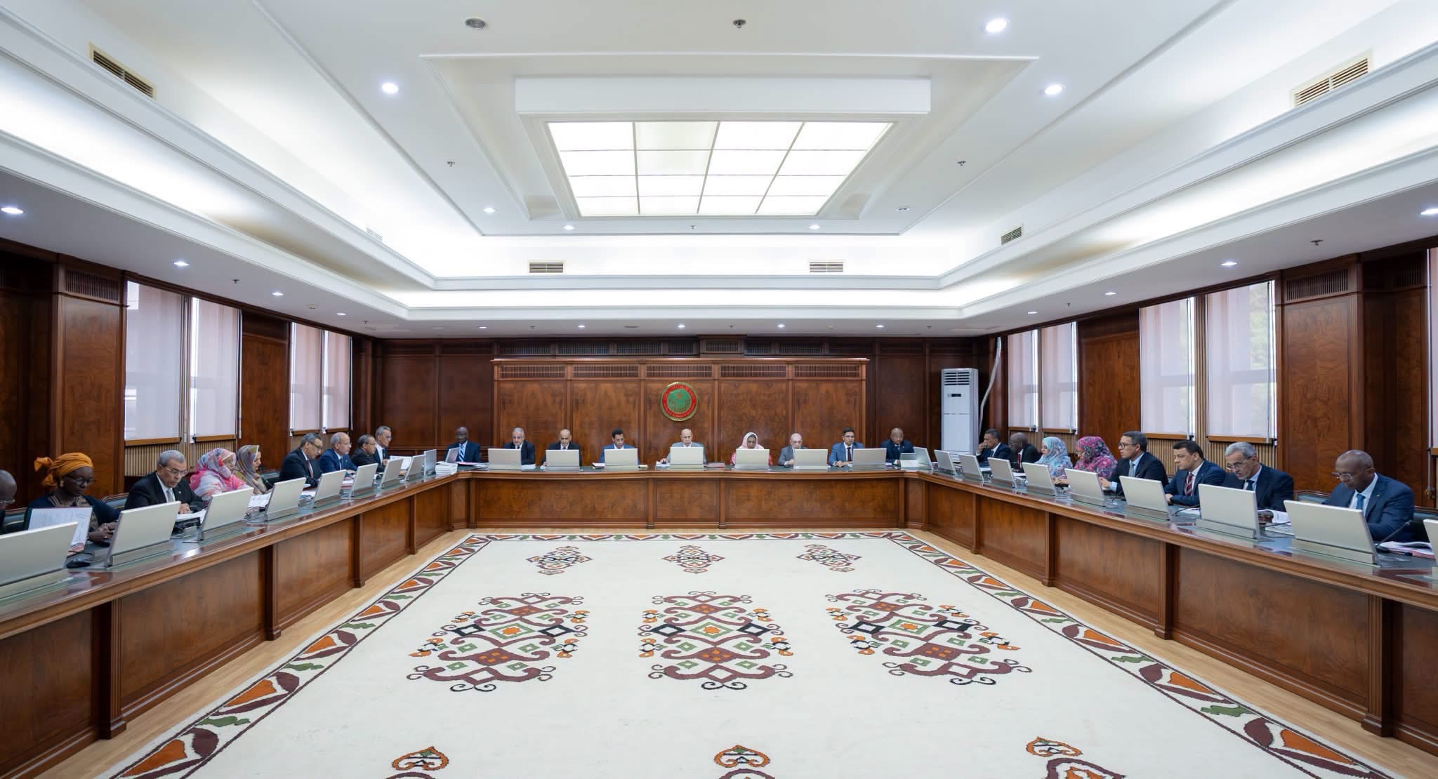مجلس الوزراء يعقد اجتماعه الأسبوعي بالقصر الرئاسي